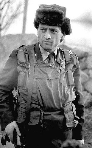 sitnikov_94's tweet photo. Грузинский милиционер на блок-посту.

Южная Осетия
1991
#ModernConflicts https://t.co/Yinzm9m2aZ