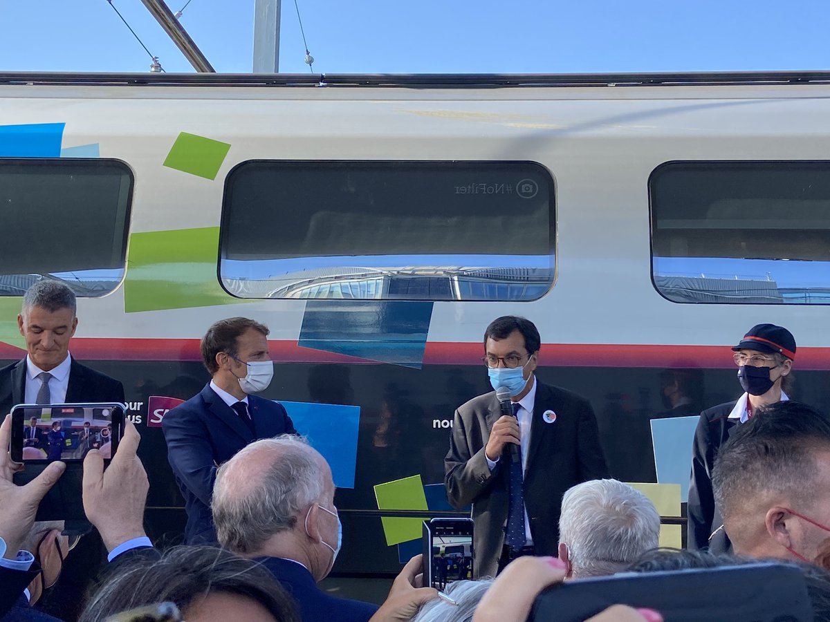 ewip80's tweet photo. Fêter les 40 ans du TGV et retrouver les anciennes rames…et les futures avec le dévoiement du nez du TGV M https://t.co/wS0fX0INS6