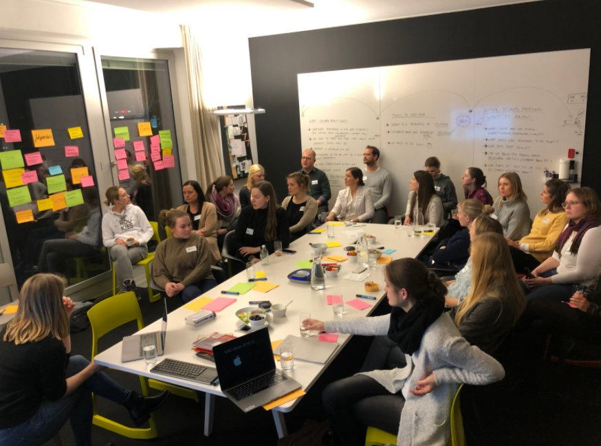 Auch im Bereich #Recruiting haben wir drei engagierte ROOKIES die sich um das Community Management und den fachlichen Austausch kümmern. Lernt Bianca, Natalie und Steve in unserem Blogbeitrag kennen! 🚀
blog.hr-rookies.com/2021/08/30/com…