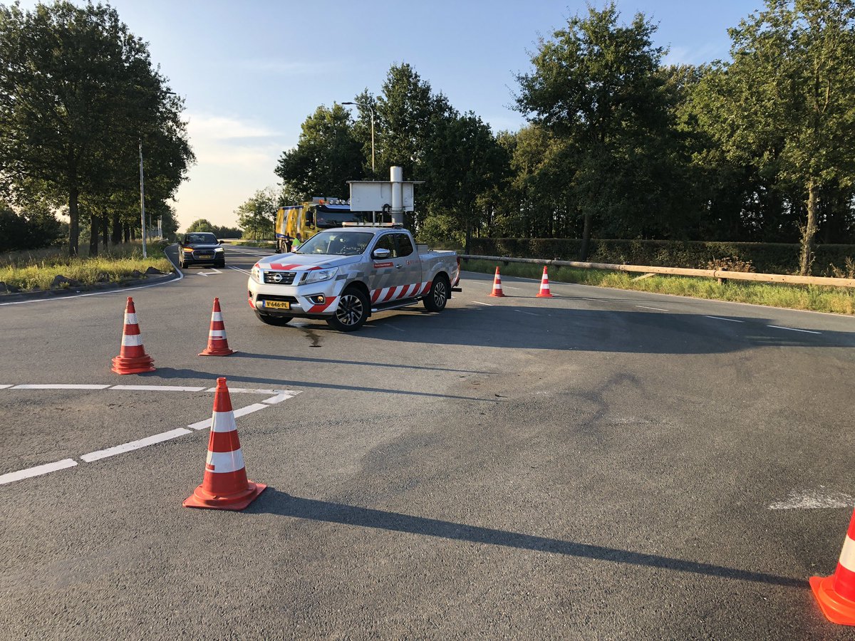 michel_dirven's tweet photo. #mijnweekin4fotos #variatie #dienst24/7 #vrijdagnogziek #N289 #N389 #A58 #samenwerking @RWS_ZN @Politie_Rdaal #N639 #afsluitingdeelvandeweg #bozemensen #werkenaanveiligheid https://t.co/T4lgPaSopO