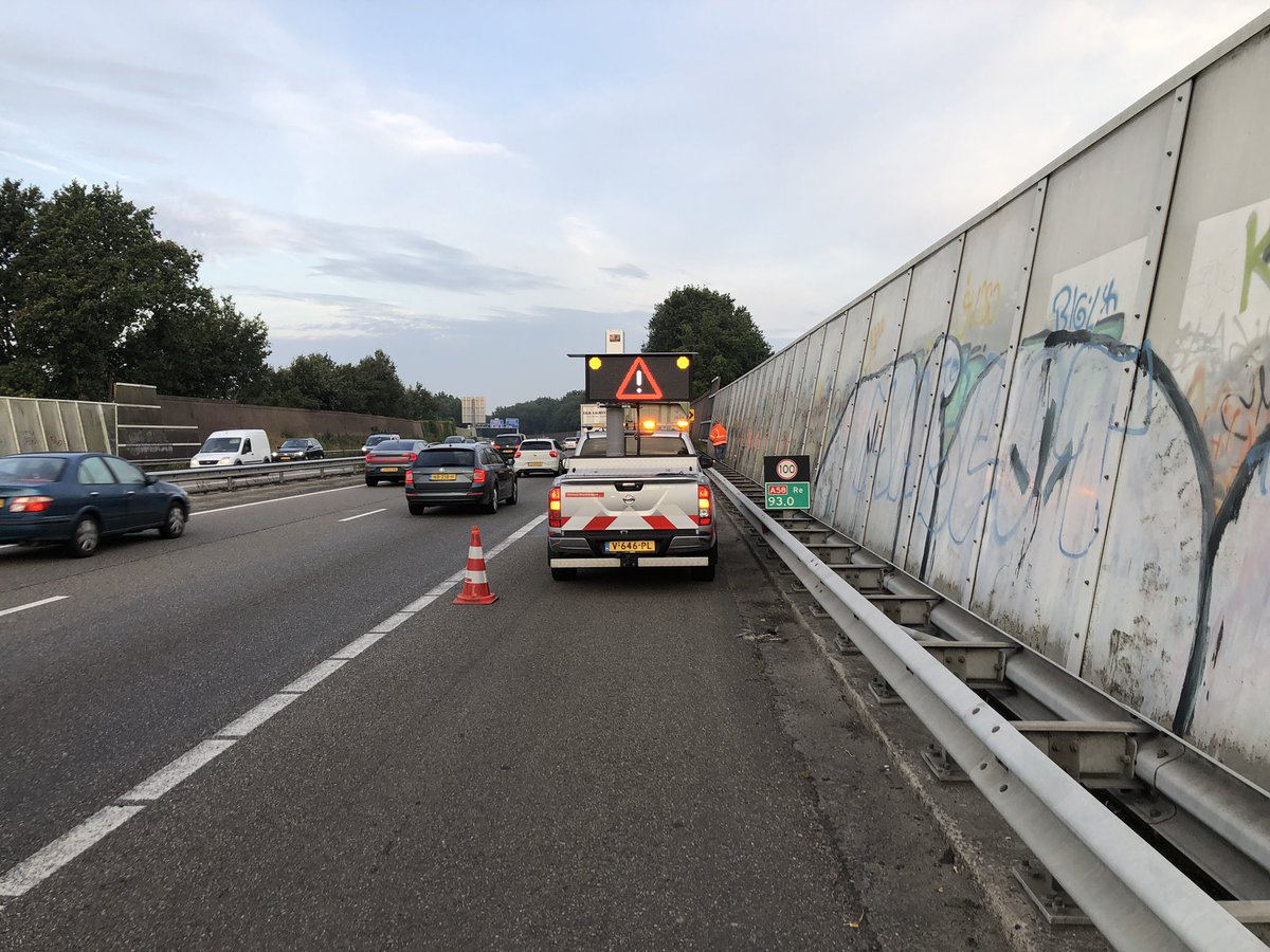 michel_dirven's tweet photo. #mijnweekin4fotos #variatie #dienst24/7 #vrijdagnogziek #N289 #N389 #A58 #samenwerking @RWS_ZN @Politie_Rdaal #N639 #afsluitingdeelvandeweg #bozemensen #werkenaanveiligheid https://t.co/T4lgPaSopO