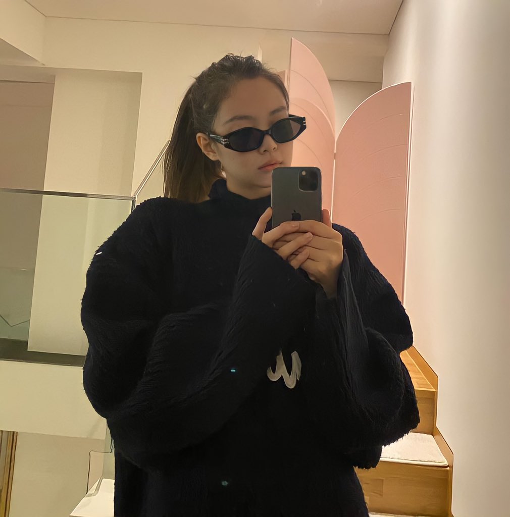 ⠀

        𝐂𝐇𝐋𝐎𝐄'𝐬 (#𝗹𝗲𝗲𝗹𝗼𝗰𝗵)
        𝐢𝐧𝐬𝐭𝐚𝐠𝐫𝐚𝐦 𝐮𝐩𝐝𝐚𝐭𝐞

        𝖫𝗂𝗄𝖾𝖽 𝖻𝗒 𝘅𝘅𝘅𝘅𝘅 𝖺𝗇𝖽 975,531 𝗼𝘁𝗵𝗲𝗿𝘀
        𝗹𝗲𝗲𝗹𝗼𝗰𝗵 no thoughts, just         @𝗮𝗺𝗯𝗶𝘁𝗶𝗼𝗳𝗳𝗶𝗰𝗶𝗮𝗹 <3

        view all 904,682 comments

⠀