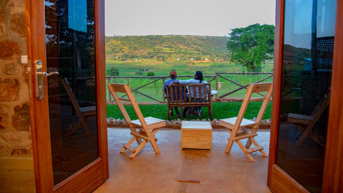 showMeRwanda's tweet photo. A blend of luxury and traditional setting, #Akagera Transit Lodge is a community based lodge. The perfect stay for your Akagera safari or just a stay away from the city.
Visit https://t.co/A5GZJe25RC for exciting Rwanda safaris
#visitrwanda #safari #rwandasafari #RWoT https://t.co/HkSwHLDZJO