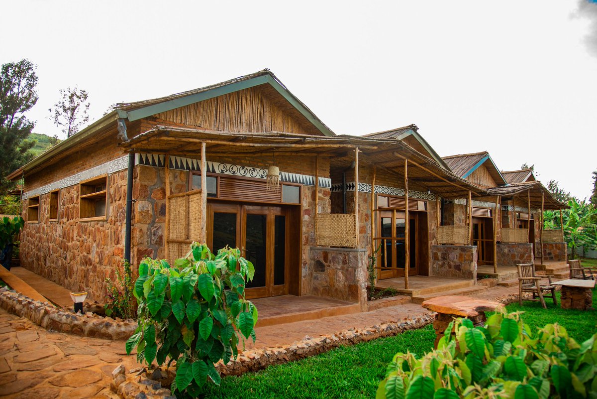 showMeRwanda's tweet photo. A blend of luxury and traditional setting, #Akagera Transit Lodge is a community based lodge. The perfect stay for your Akagera safari or just a stay away from the city.
Visit https://t.co/A5GZJe25RC for exciting Rwanda safaris
#visitrwanda #safari #rwandasafari #RWoT https://t.co/HkSwHLDZJO