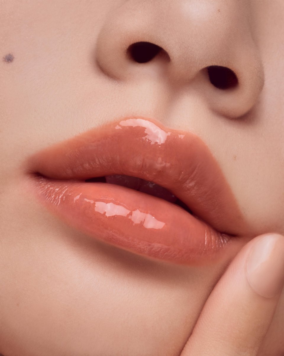 シュウ ウエムラ on X