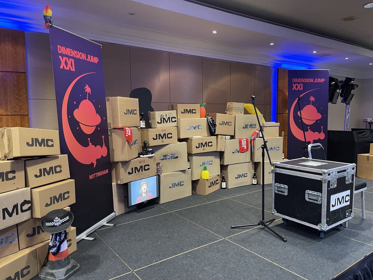 Read our full report from last weekend’s #RedDwarf convention. #DJXXI reddwarf.co.uk/features/repor…