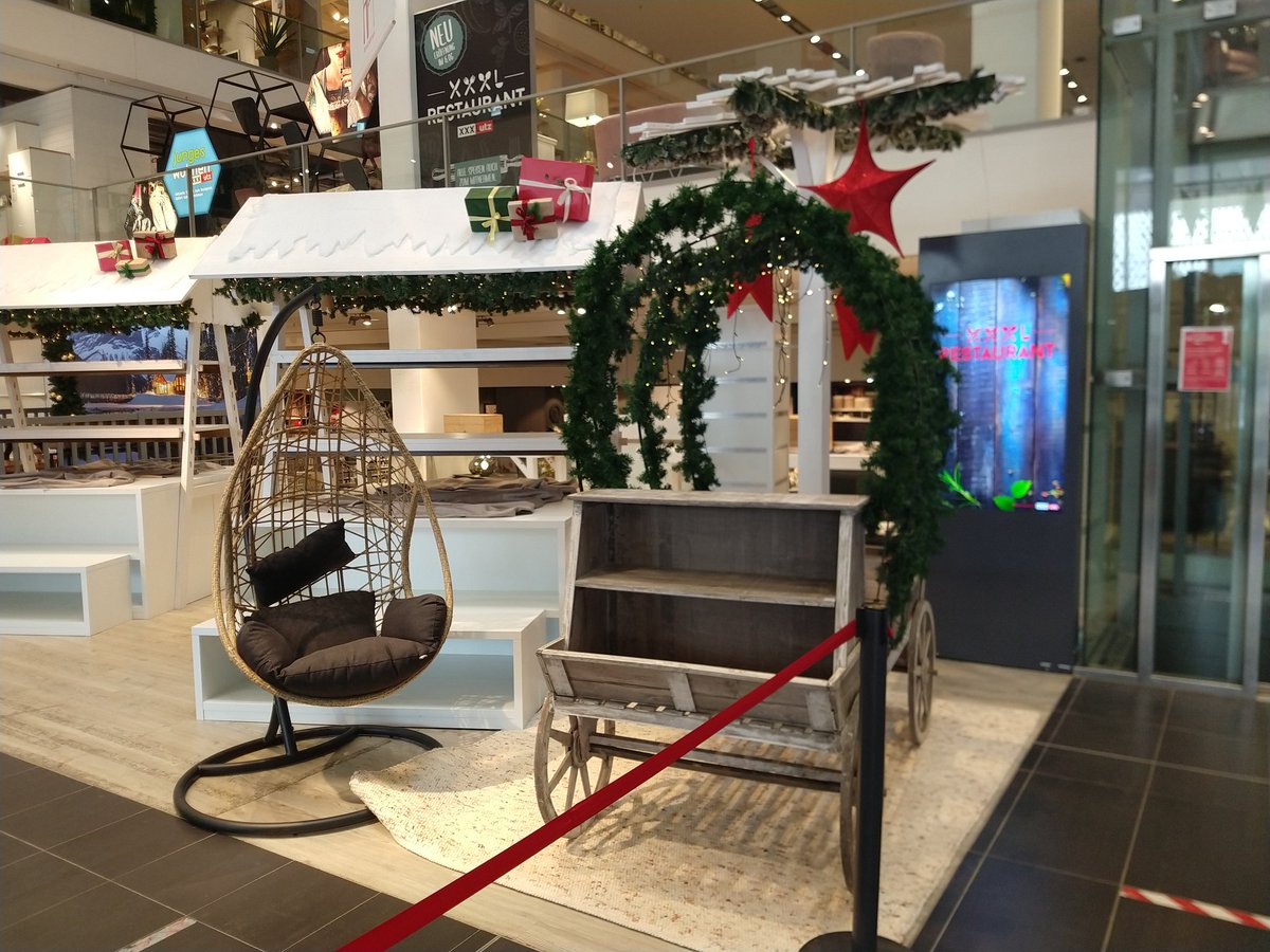 Oh je es weihnachtet schon im September bei Möbelxxxl in #Karlsruhe #weihnachten #mitteseptemer #vollverpeilt #keinelust #esnervt