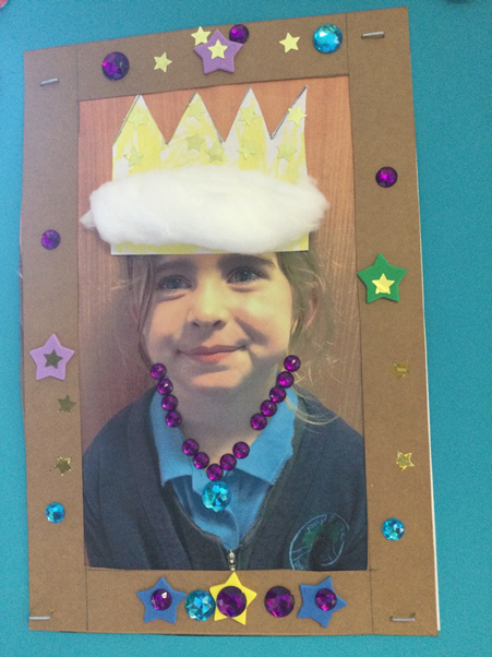 CpCrossgates's tweet photo. Work of the week goes to Cerys, for her fantastic queen selfie and Naomi and Ronnie, for their great written work. 😄 https://t.co/Tg2b2vRmEE