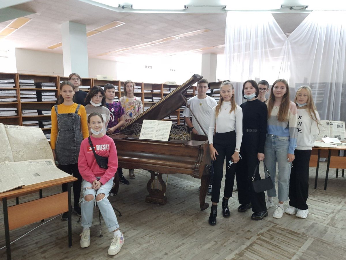 Знакомимся с профессиями, пробуем себя в разных видах деятельности и узнаём о том, чем живет город. Мастер-класс по изготовлению пряников, экскурсия в депо, приобщение к тайнам архива и книгохранилища - невозможно сказать, где интереснее!