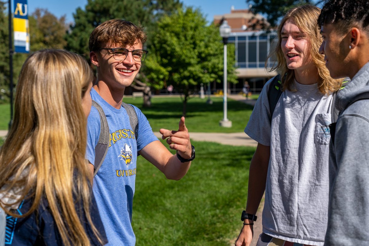 AugustanaSD's tweet photo. 2⃣,0⃣2⃣2⃣‼️

Augustana is excited to announce that more than 2,000 students will embark on a Bold Future at AU this year, making it one of the largest student body enrollments in school history! 👏📈

Full Story 📰➡️ https://t.co/g2OOYZWGEl | #WeAreAU https://t.co/FONvPzOtzf
