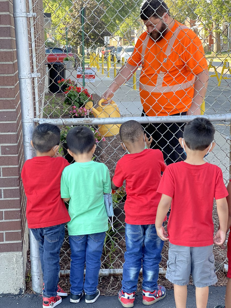 Mrs. Meza tweet media