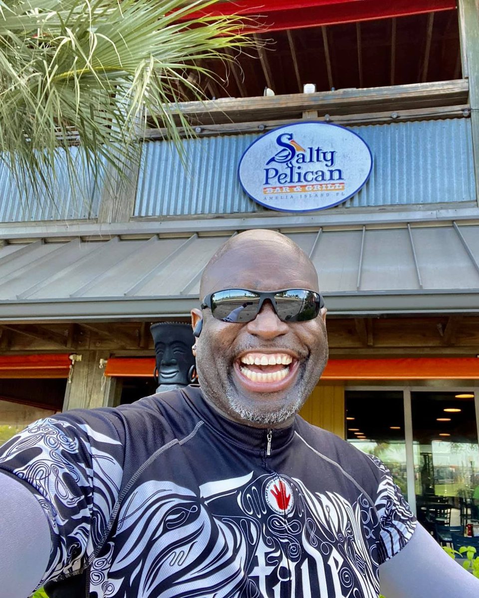 TeamLeftHand's tweet image. SMILE! It's Fri-yay! 
#TeamLeftHand #HappyFriday #BikeMS #CrushMS