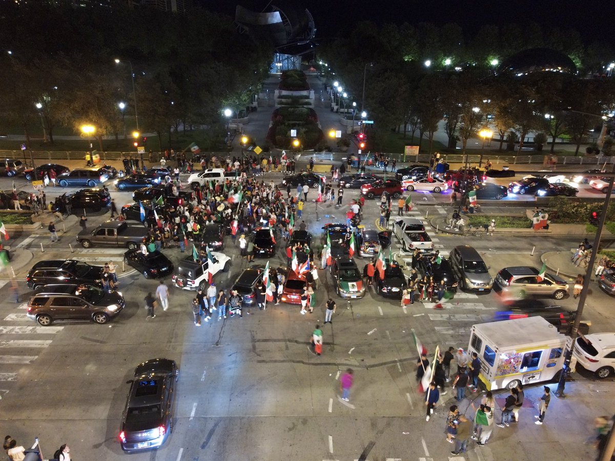 djtek's tweet photo. Last Night. Aerial Shots.
#Chicago #DowntownChicago #MexicanIndependenceDay #Mexico #visualTek https://t.co/13mmt70Asw