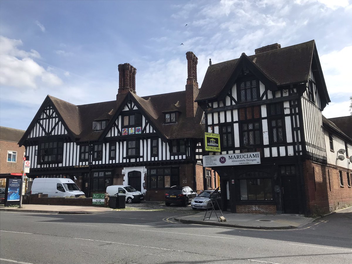 PubsSaving's tweet photo. Grade II listed Railway Hotel Edgware is at risk &amp; needs urgent action one week on from another fire. Site visit &amp; photos 17.9.21. Broken windows, flytipping &amp; holes in roof. @BarnetCouncil Can Urgent Works Notice / Untidy Sites Notice (S215 of Planning Act 1990) be issued? #CPO https://t.co/c3BFW0ol6M