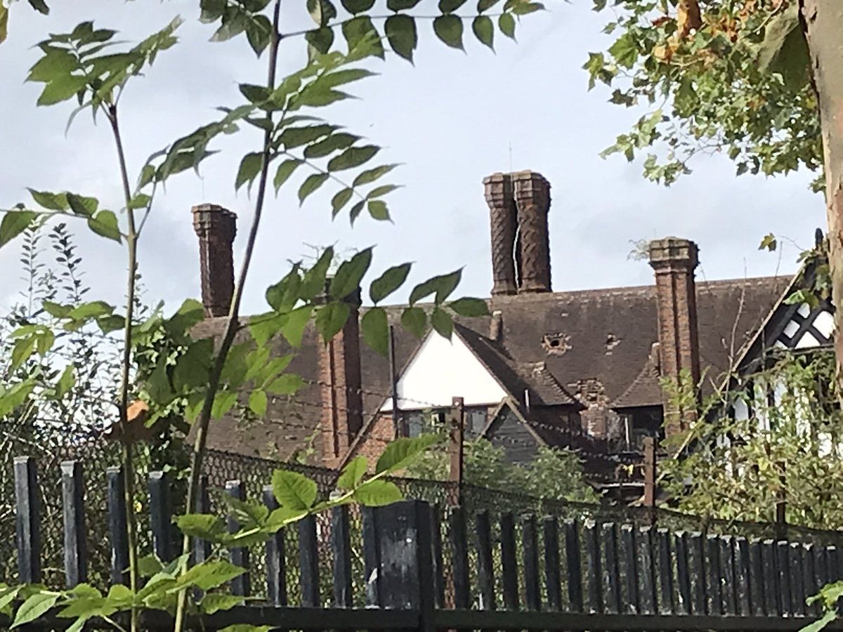 PubsSaving's tweet photo. Grade II listed Railway Hotel Edgware is at risk &amp; needs urgent action one week on from another fire. Site visit &amp; photos 17.9.21. Broken windows, flytipping &amp; holes in roof. @BarnetCouncil Can Urgent Works Notice / Untidy Sites Notice (S215 of Planning Act 1990) be issued? #CPO https://t.co/c3BFW0ol6M