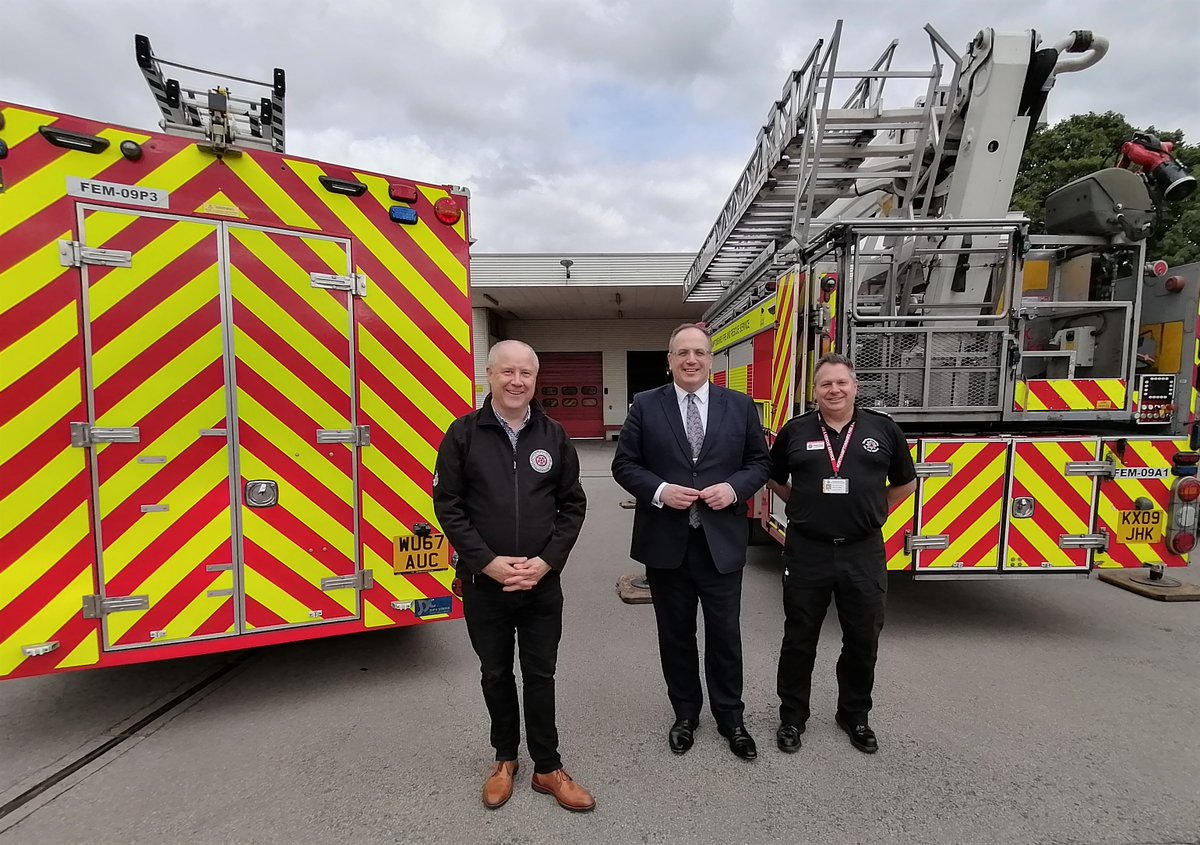 Today @Michael_Ellis1, MP for Northampton North, visited Moulton Fire Station alongside PFCC @Stephen_Mold & @FireChiefNhants Dovey. Michael was shown appliances & equipment by the station's White Watch, highlighting the work it does in keeping our communities safe.