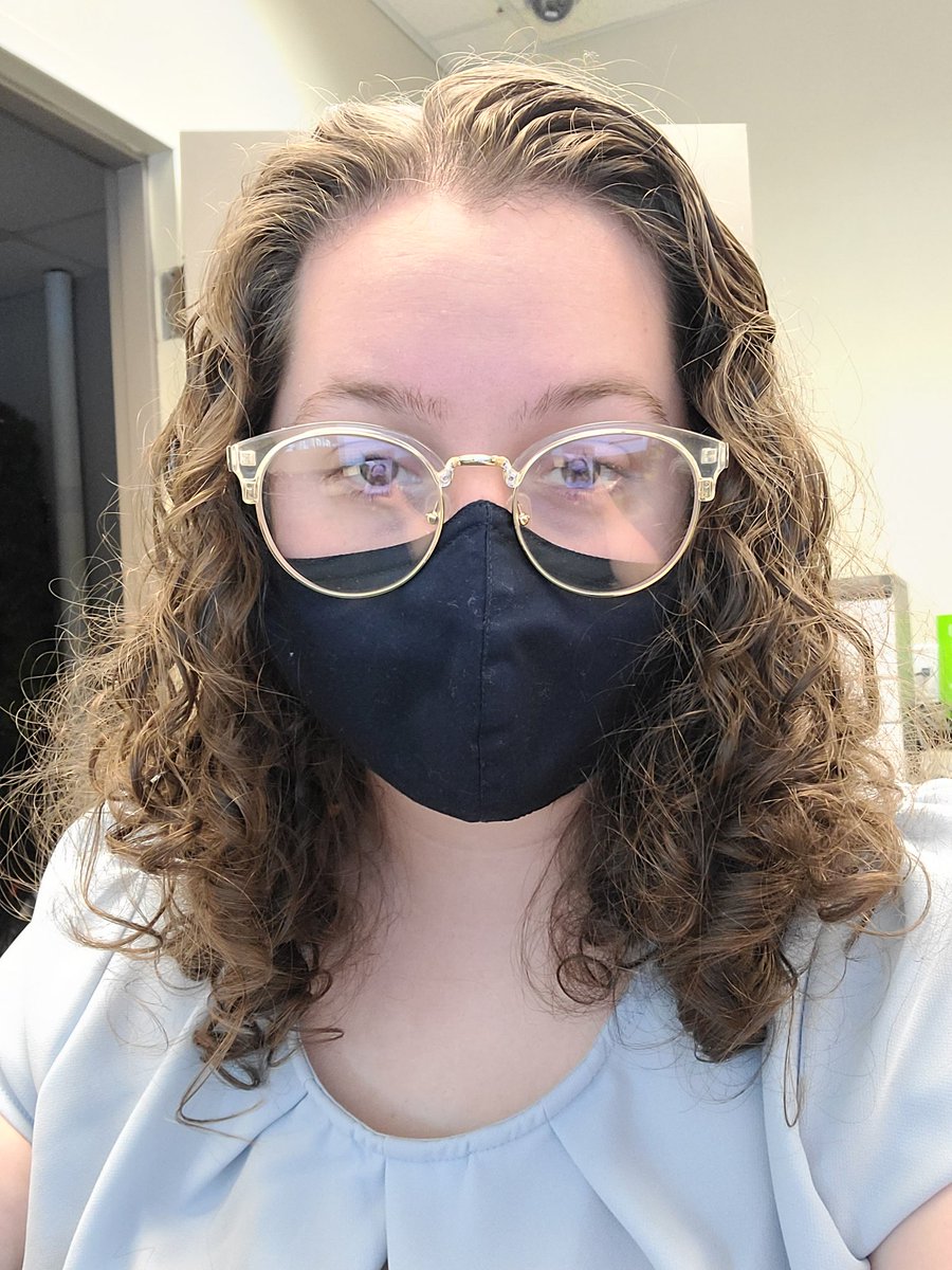Megan_Cheesy's tweet photo. First week as a teller has gone alright if I do say so myself https://t.co/k1WfnbVRsT
