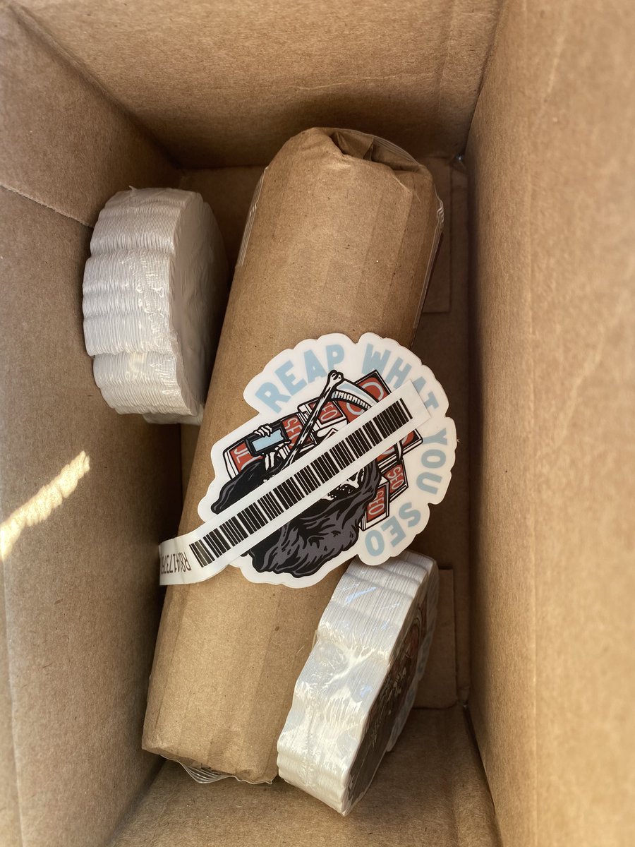 brie_e_anderson's tweet image. Oh snap! @stickermule came through and we have now have REAP WHAT YOU SEO stickers back in stock...

I think it makes the most sense to give a few away during #analyticsfriday right??

Join me here at 12:30p while we do competitive research using @moz 🤘🔥