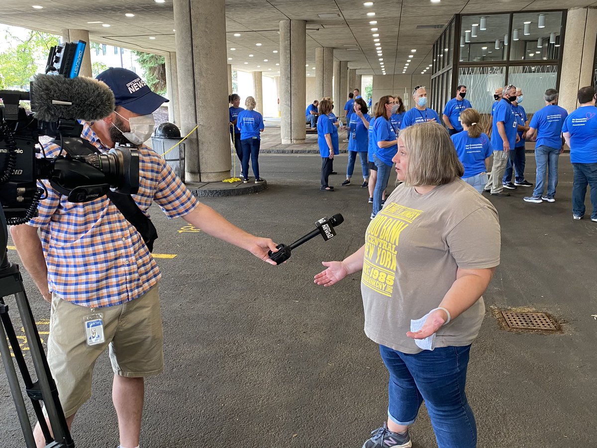 jaredpaventi_NG's tweet photo. Thanks to @SPECNews1CNY for covering today’s event w/@FoodBankofCNY in Syracuse. #standwithc #heartofwhoweare #ngprojectc @nationalgridus https://t.co/hAibBXJWbc