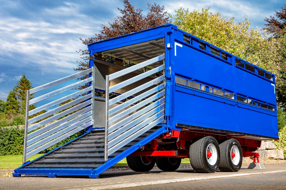 Houghton_P_Ltd's tweet image. M G &amp;amp; J PARKER, take delivery of their New Houghton Parkhouse 20ft Two Deck Country Line, Tractor drawn Livestock Trailer.

Find out more info on our Facebook page

#houghtonparkhouse #livestock #countryline #farming #livestockfarming #backbritishfarming