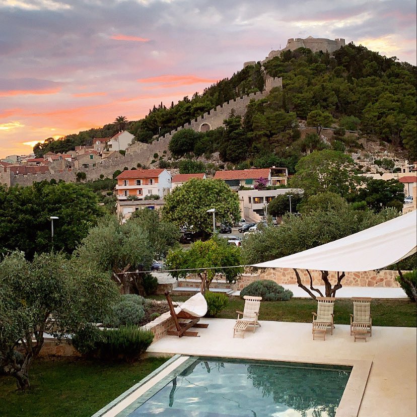 .scott thomas. tweet media