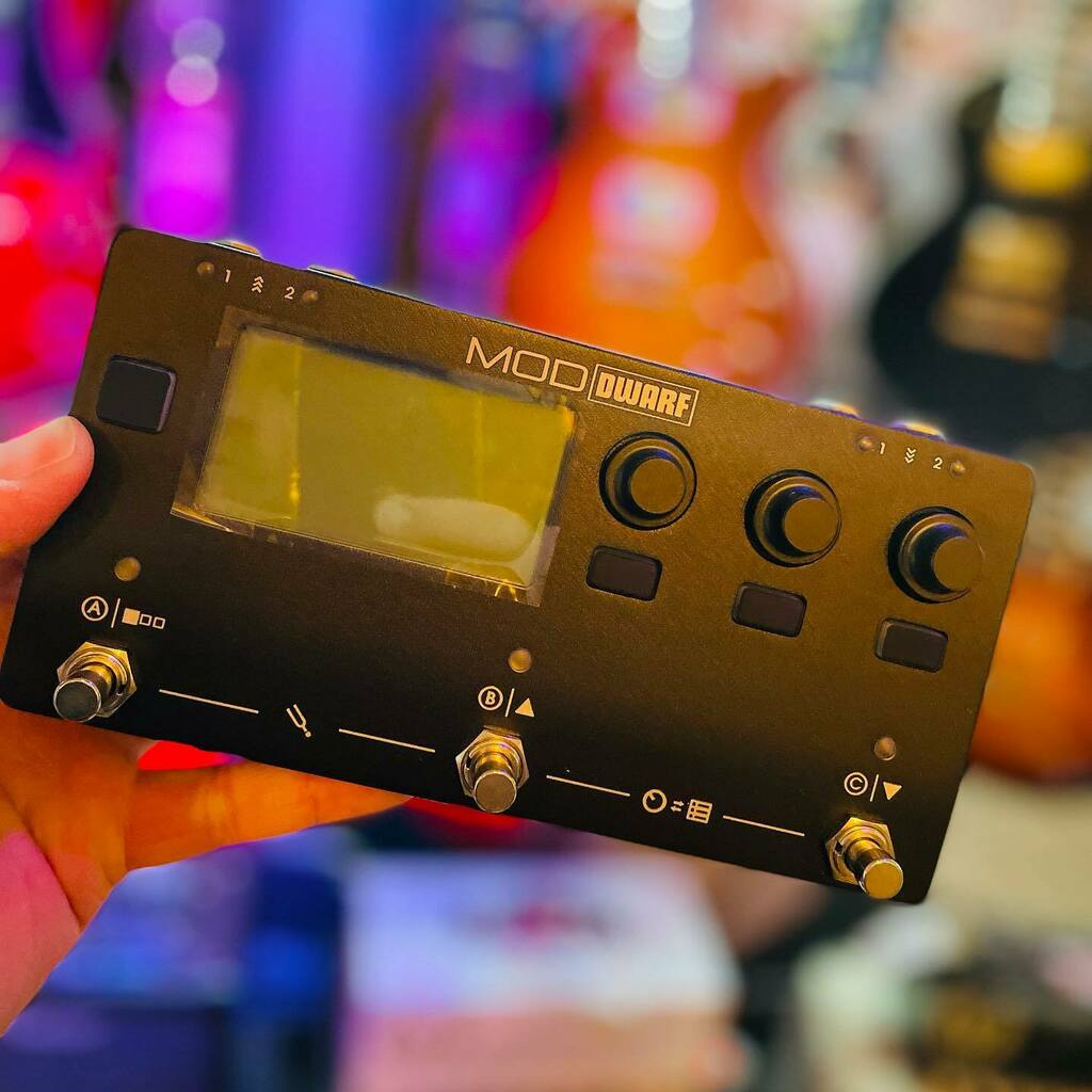 MusicStreetUK's tweet photo. Dwarf? These things are gonna be huge!! If you haven’t seen them already, go check out @moddevices .
#pedalboards #effectspedals #moddevices #musicstreetuk #guitarshopping #hitechmusic https://t.co/EYtTBLtaVk https://t.co/2thn4EvIhA