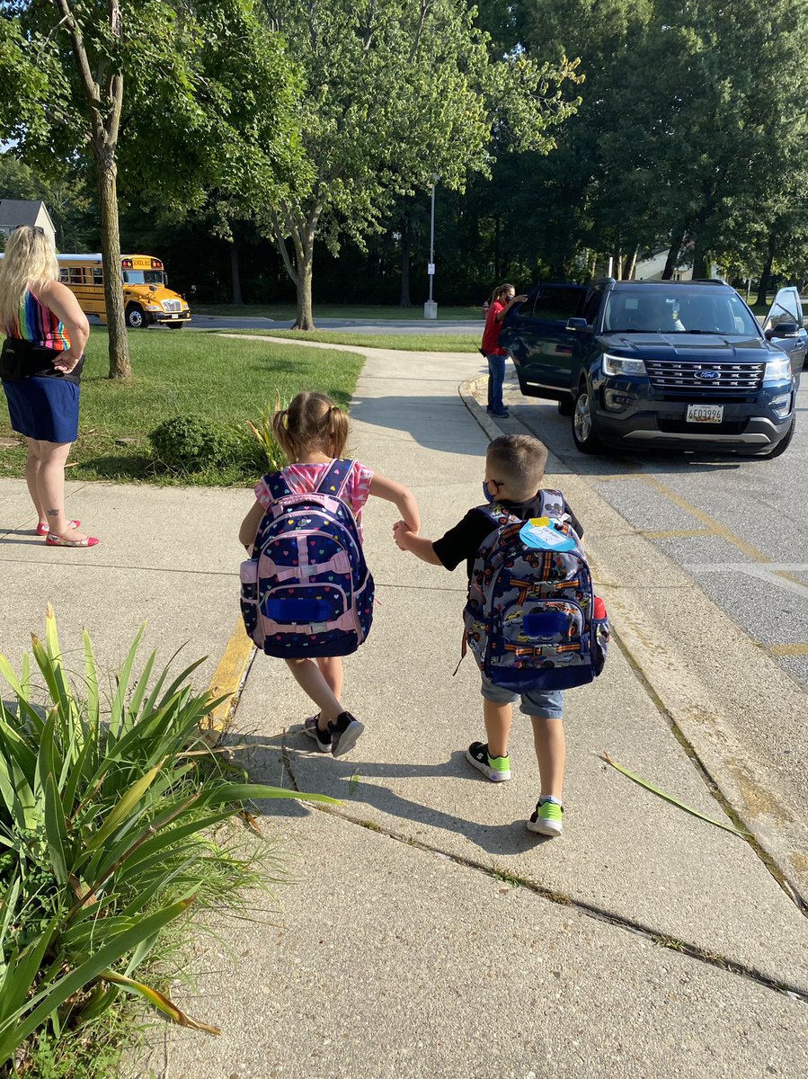 SolleyAACPS's tweet photo. We love to watch our siblings arrive hand in hand. #aacpsback2awesome #solleystrong https://t.co/D8CqSZ35mL