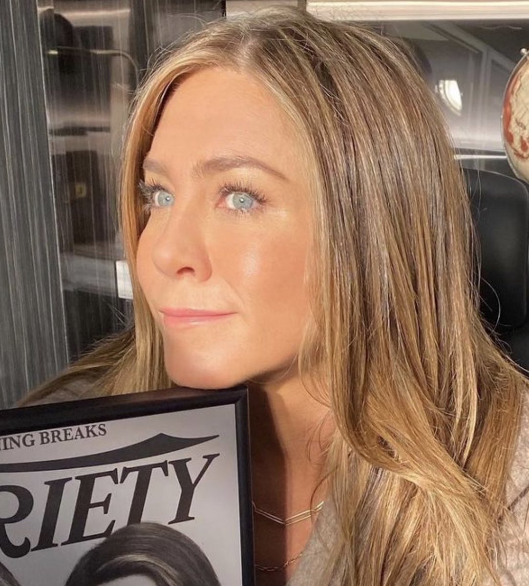 Blessing your TL with this ray of sunshine, you’re welcome 
#JenniferAniston #JenAniston