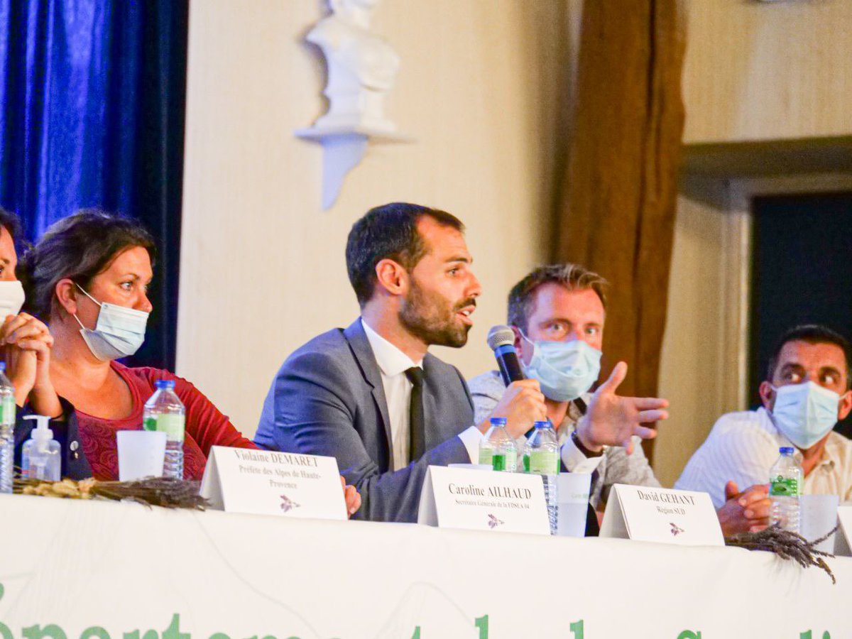 GehantDavid's tweet photo. Congrès départemental de la #FDSEA04 où j’ai pu réaffirmer la volonté de @RenaudMuselier de soutenir activement le monde agricole tant important pour notre #RegionSud ! 💪🚜🌽

#agriculture #fnsea https://t.co/vkRq1j9aVF