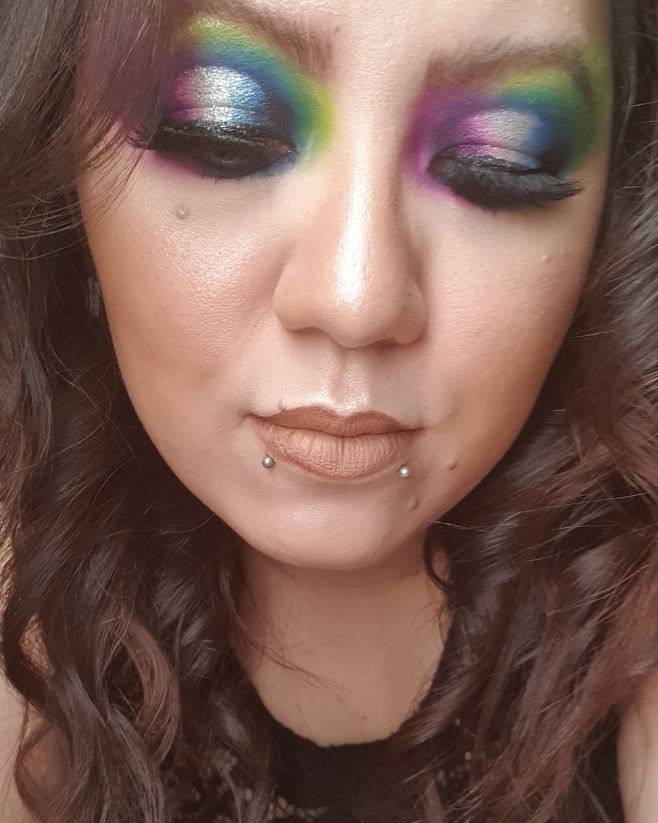SweeLien's tweet photo. #recreation @makemeupmissa
@bperfectcosm
#carnivalXLpro #LoveTahitiPalette
@PeachesMakeup #pigmentdrops #pigmentsdiscoandmermaze
@UCmademebuyit #lasheshoneybee
#candecosmetics #lashglue
@plouiseacademy #base2 #acidreignpaintblankcanvas
@InglotUK #black77 https://t.co/GEDaMQp2oo