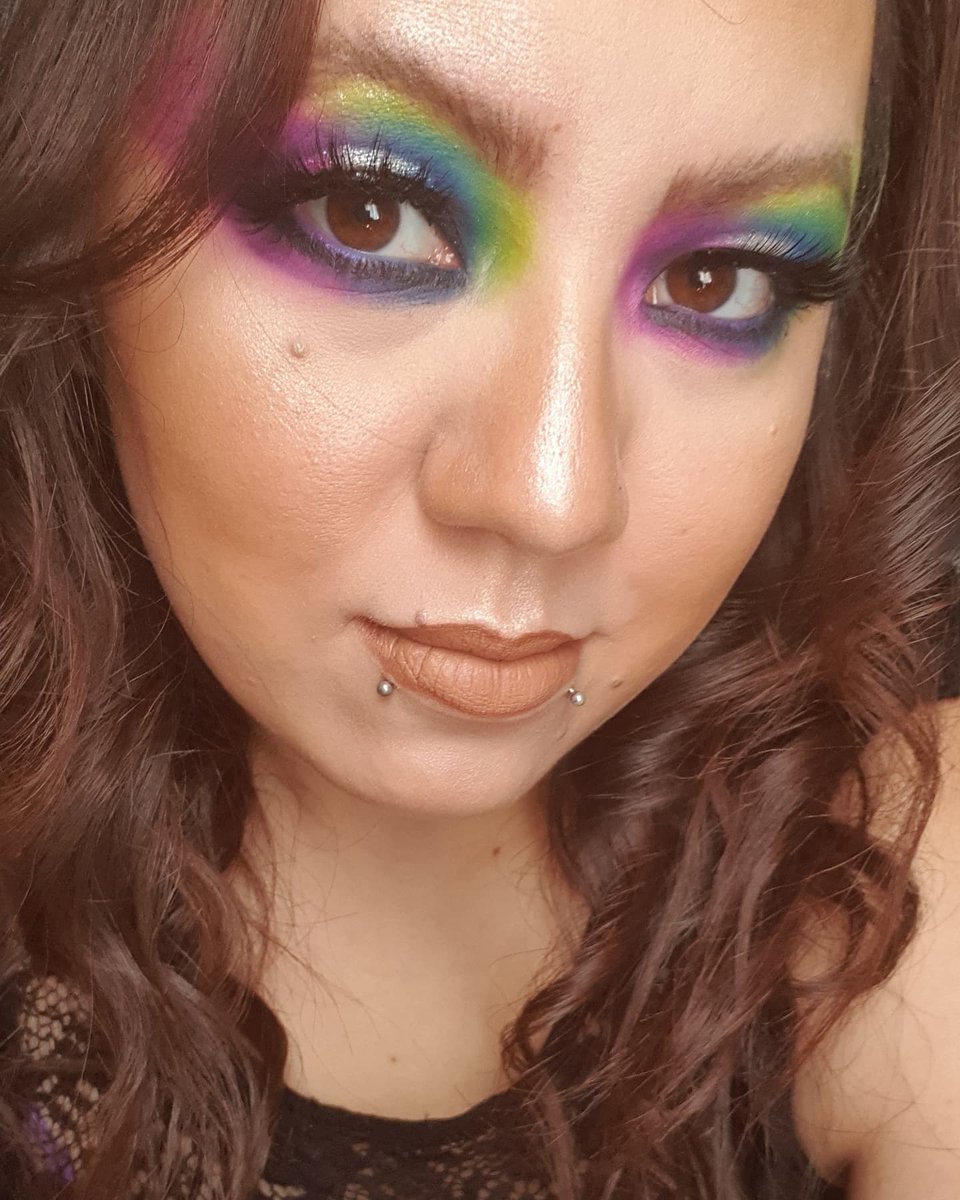 SweeLien's tweet photo. #recreation @makemeupmissa
@bperfectcosm
#carnivalXLpro #LoveTahitiPalette
@PeachesMakeup #pigmentdrops #pigmentsdiscoandmermaze
@UCmademebuyit #lasheshoneybee
#candecosmetics #lashglue
@plouiseacademy #base2 #acidreignpaintblankcanvas
@InglotUK #black77 https://t.co/GEDaMQp2oo
