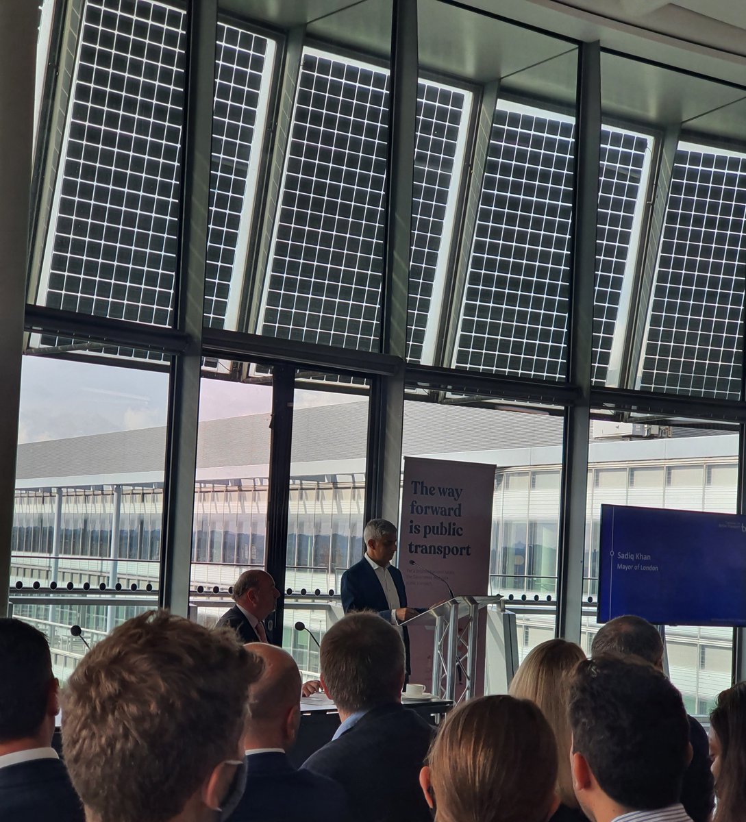 NoelDolphin's tweet photo. Kicked off with @sadiqkhan @LDNenvironment – outlining how London will bring forward their plan to have 100% #ZeroEmissionsBuses from 2037 to 2034, but an ambition to actually deliver by 2030. Also any new buses will be Zero Emission from TODAY! (2/9) https://t.co/MDIqfwoHoi