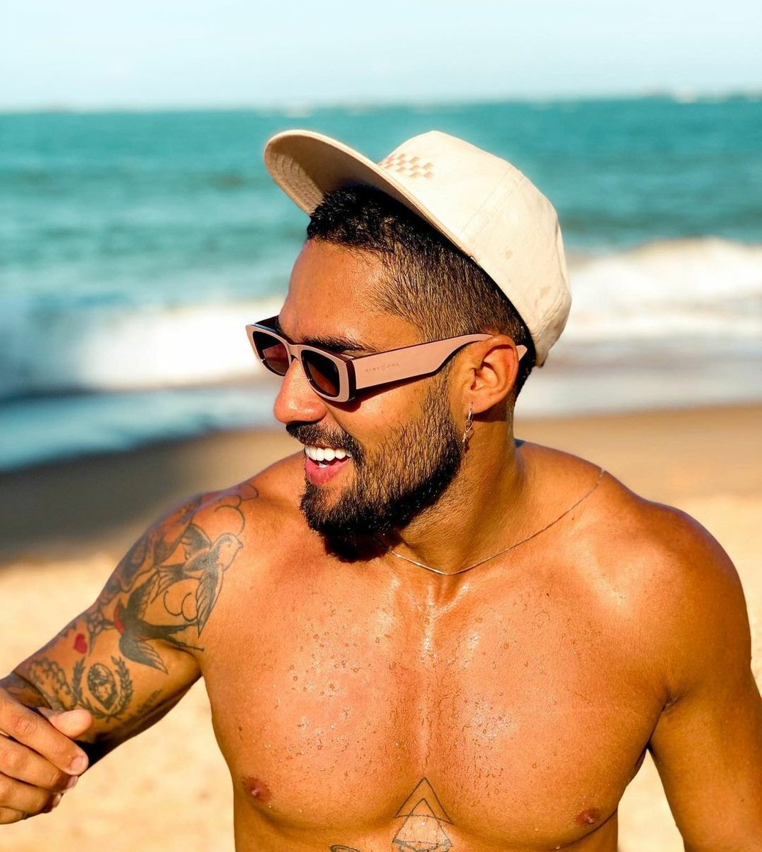 updatecharts's tweet image. Bil desabafa sobre o preconceito por ser bonito: "Gente bonita também sofre. Gente bonita também tem história. Eu já sofri pra c*ralho. Se eu contar a minha história, f*da."