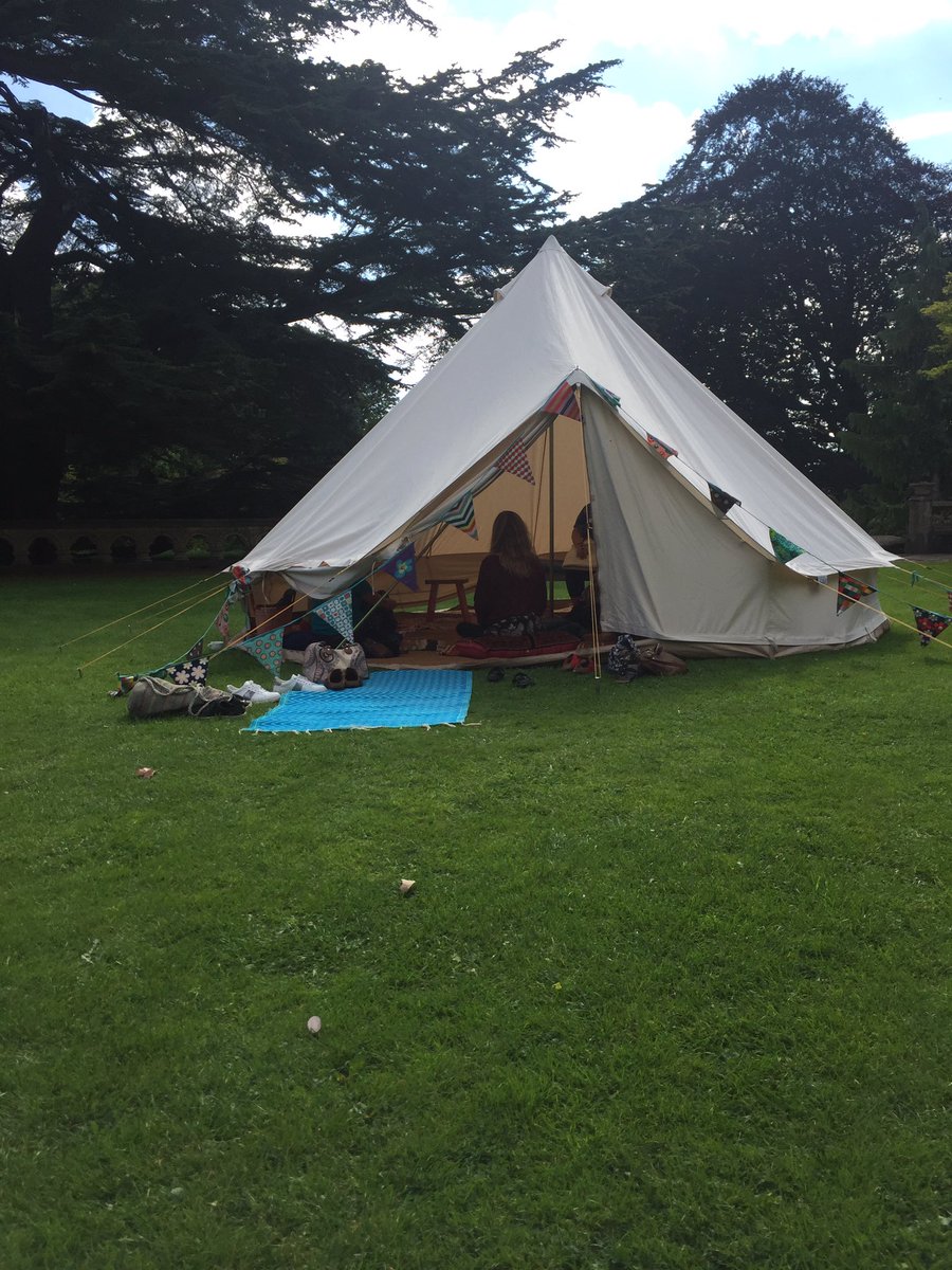 Cardiff and Vale staff enjoy a well deserved wellbeing day after 2 COVID postponements. They are the superheroes that kept our services going when they are needed the most! #traumaresponsive #newskills #meditation <a href="/BarnardosCymru/">Barnardo's Cymru</a>  <a href="/insolecourt/">Insole Court</a> #weaving #pottery