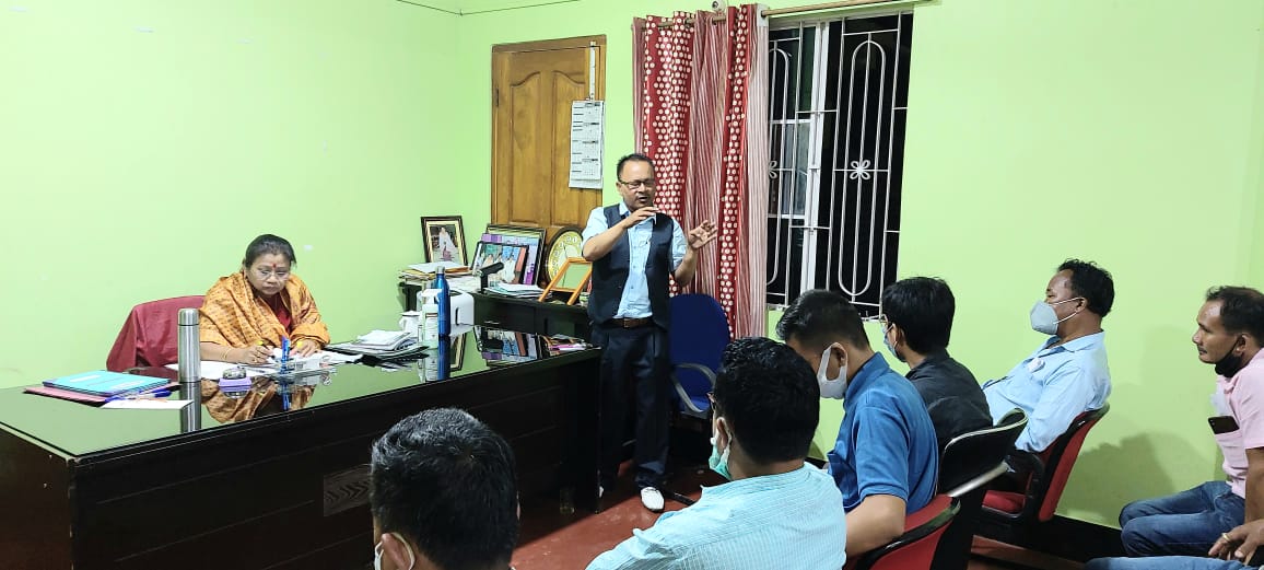 MirabaiAkoijam's tweet photo. A Joint Meeting of the office-bearers of the Unit  Coordinating Committee, 19/25 - Unit Co-ordinating Congress Committee, Yengkhom Leirak with the Office-bearers of Patsoi Block Congress Committee held on Friday, the 17th September 2021 at my residence. https://t.co/xLO6vGbqOG