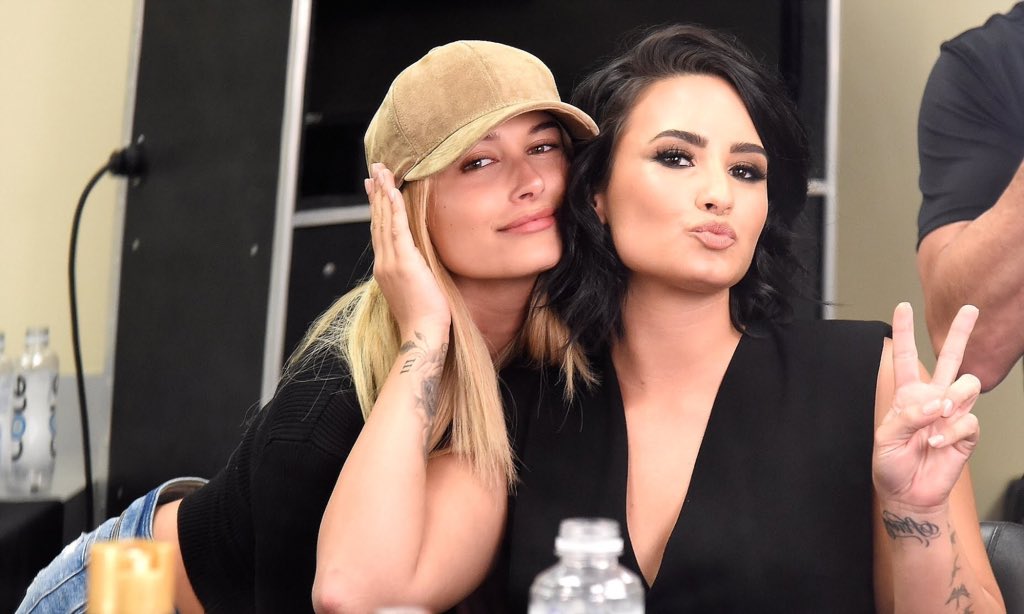 eitherwaydemi's tweet photo. demi and hailey 💗 https://t.co/mFDXShiA7G