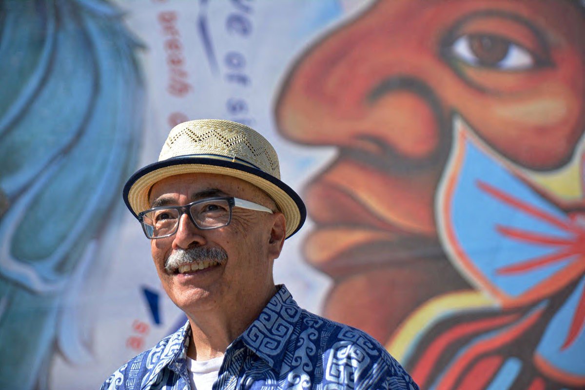 Honoring the 1st Friday of #HispanicHeritageMonth w/ a spotlight on author &amp; poet Juan Felipe Herrera, a U.S. Poet Laureate, 1st Mexican-American Poet Laureate &amp; founder of i-Promise Joanna/Yo te Prometo Joanna Project for anti-bullying &amp; arts advocacy.
📸 by Poetry Foundation
