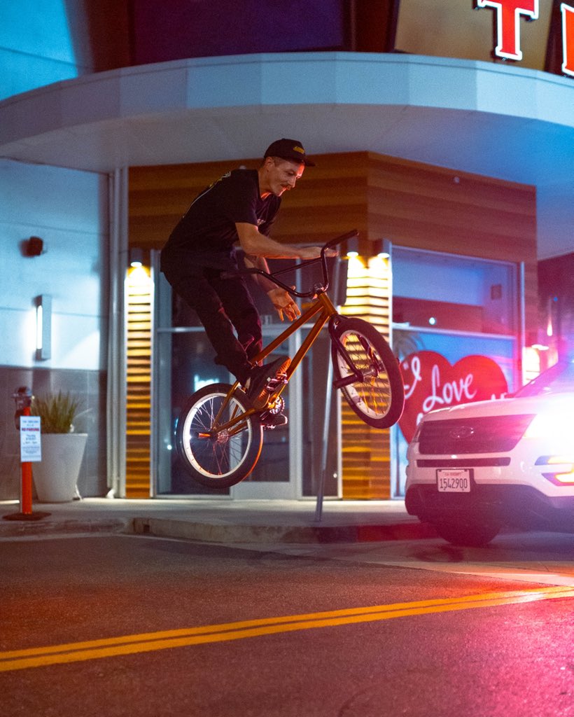 Adam_LZ's tweet photo. Long Beach vibes https://t.co/iOgnlIaapO
