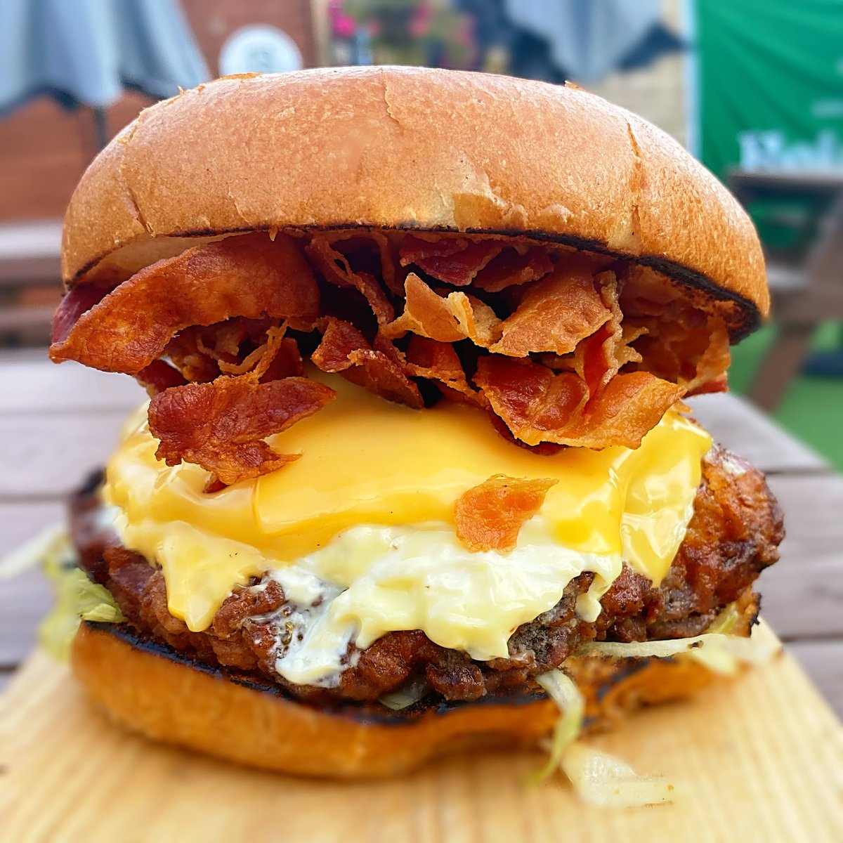 There’s a new chick on the block … The Chicken Mayo 🤤🤤

Keep it simple with our buttermilk fried chicken fillet burger, crisp iceberg lettuce and our signature Wingman mayonnaise sauce 😉

Or load her up with sugar cured bacon, melting American cheese or pickles 😍

Order now!