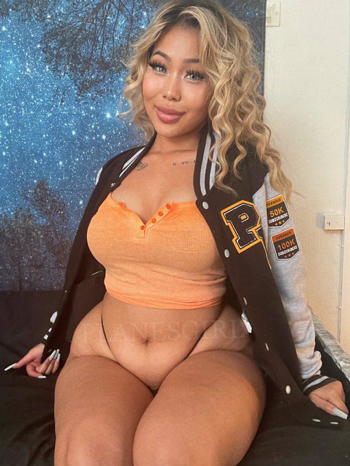 jacket from @Pornhub 🖤 https://t.co/tJ8RsrY2QH<a class="tags" href="/tag/pornhub">@pornhub</a><a href="/tag/thick"class="tags"><span>#thick</span></a><a href="/tag/planssgirl"class="tags"><span>#planssgirl</span></a>