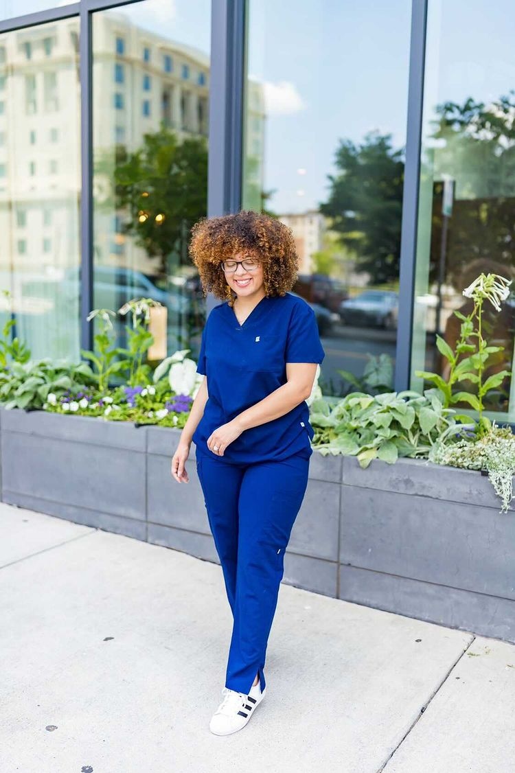 CareandWear's tweet image. PharmD Highlight⭐️Dr. Makaela Premont is empowering women on and off camera in the pharmaceutical world. She recently posted a diabetes #cheetsheet on her website to help anyone in the field easily memorize the info. #CareandWear #HealthwearThatCares #CareandWearxNNatori ⁠