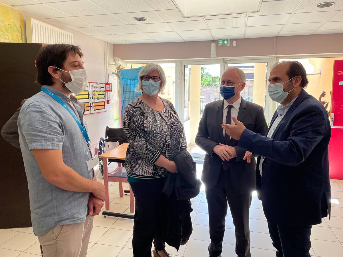 dbaichere's tweet photo. Rencontre des équipes de direction et éducative de l’#IME Alphée #Arisse de @Guyancourt78 avec @fr_morton et @BecamelPauline. Une 20aine de jeunes autistes évoluent dans l’association avec un encadrement exceptionnel et passionné 👏 #handicap #inclusion #ville #proximité https://t.co/HR08ARrZLx