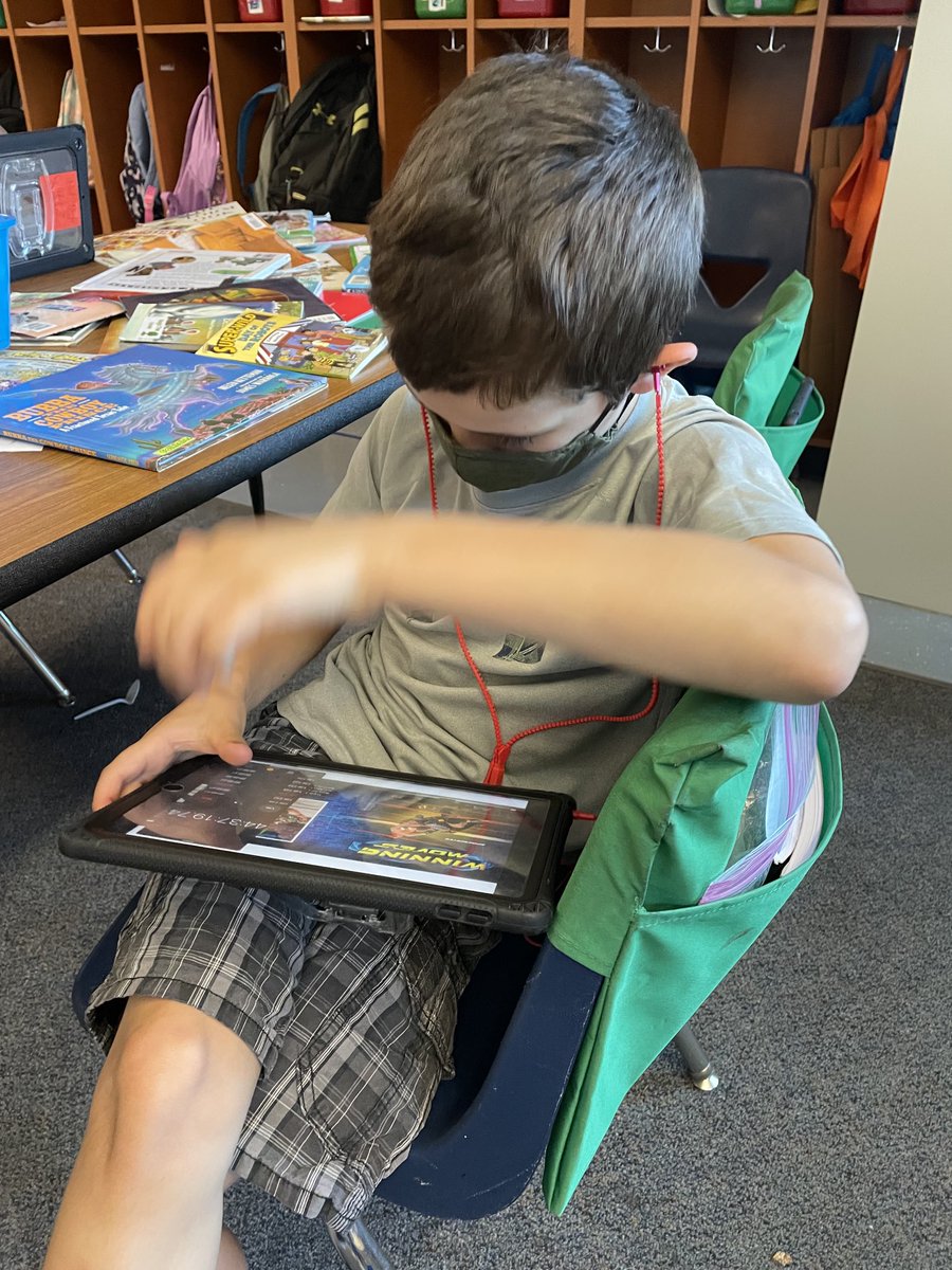 Practicing our reading stamina with actual books and on epic. ⁦<a href="/AHLHuskies/">Alpha Hart Lewis, The AVID Elementary</a>⁩ #cpsbest #scholarsfirst