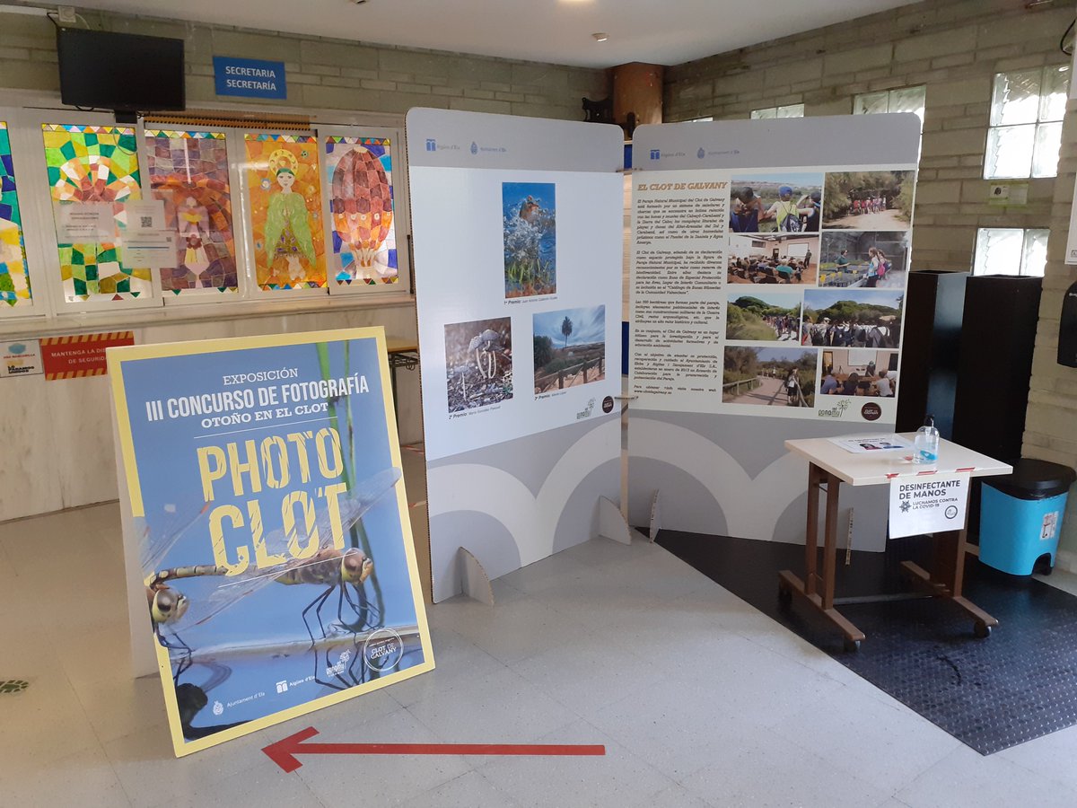 aigueselx's tweet photo. Esta mañana hemos trasladado la exposición de la 3ª edición de 📷 #PhotoClot al @IESVictoriaKent donde permanecerá hasta el 18 de octubre apoyando el compromiso con el cuidado del #medioambiente del centro y sus colegios adscritos a través del proyecto #marsesnseplastic https://t.co/ztHWggoSJz