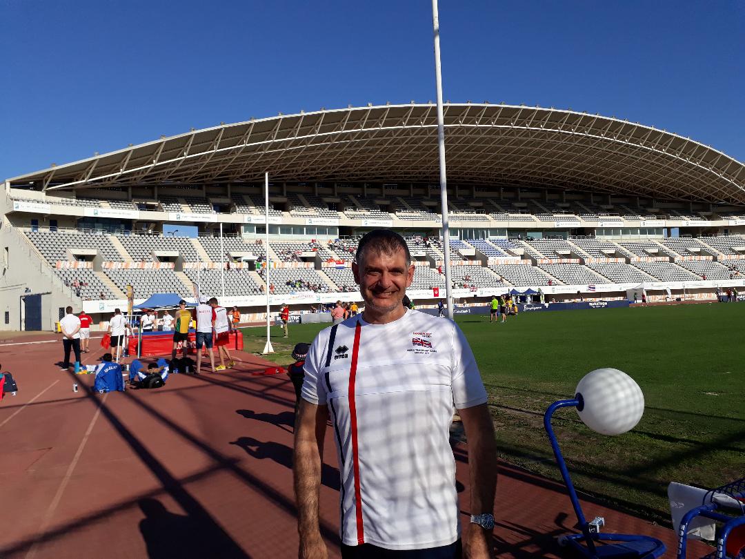 boltonnhsft's tweet photo. Rob Hodgkiss our Specialist Physiotherapist, is completing a series of challenges during #organdonationweek to celebrate 25 yrs since his 💙 transplant

@OfficialBWFC fan Rob starts off his challenge walking 25km from Bromley Cross to the UNIBOL &amp; back

👉 https://t.co/PcVClHJ889 https://t.co/aYLl71MDl2