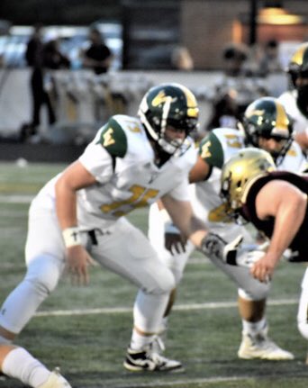 FBvikingstrong's tweet image. Players of the Week vs Broad Run:

Offense: 
@Cvantassell75 
- back to back 80%+ grade…leader on OL

Defense:
@HunterR2022 
- 14 tackles 1 TFL 1 QB hurry

@nicknovak22 
- 9 tackles 1 TFL ran the alley 💯 

#OPOW #DPOW