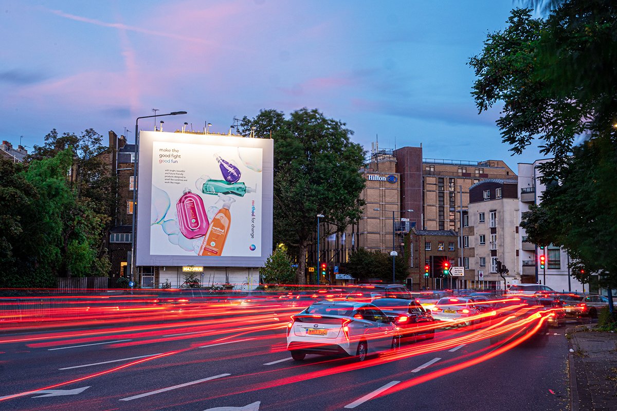 maximusmaximise's tweet photo. Making the blah a bit more ooh-la-la! Our London Holland Park and Manchester Northern Quarter Mega Banners looking 👌 for #method and their latest campaign ‘to make the good fight good fun’ @TalonOOH @Goodstuffers  #methodforchange #positiveooh #banners https://t.co/ZeBPn6LlxZ