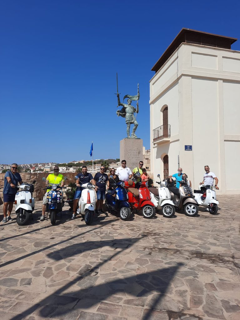 VespaMelilla's tweet photo. Que vueltecita mas chula hemos dado con nuestras Vespas #DiaDeMelilla https://t.co/AqFhnXI0Pi