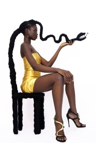 RTIOfficiel's tweet photo. L'ivoirienne Laetitia Ky (25 ans), artiste féministe, qui réalise des sculptures à partir de ses cheveux tressés, fait désormais partie du livre Guiness des records 2022.
#RTIOfficiel #CIV225 https://t.co/fr0nQpMtkj