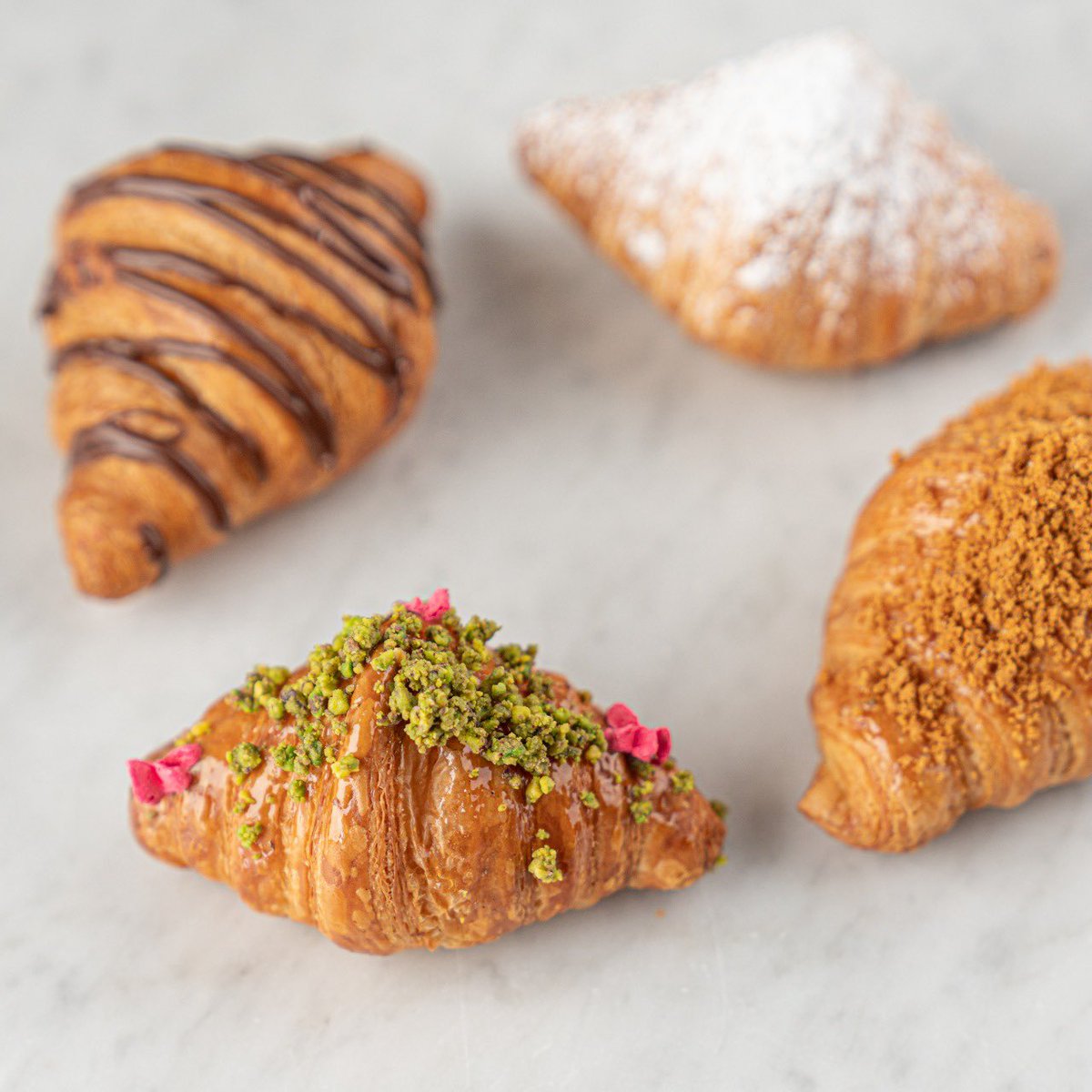 كرواسون لومولا خيارك الأول دائما 😍👌🏻 
#لومولا_بيكري